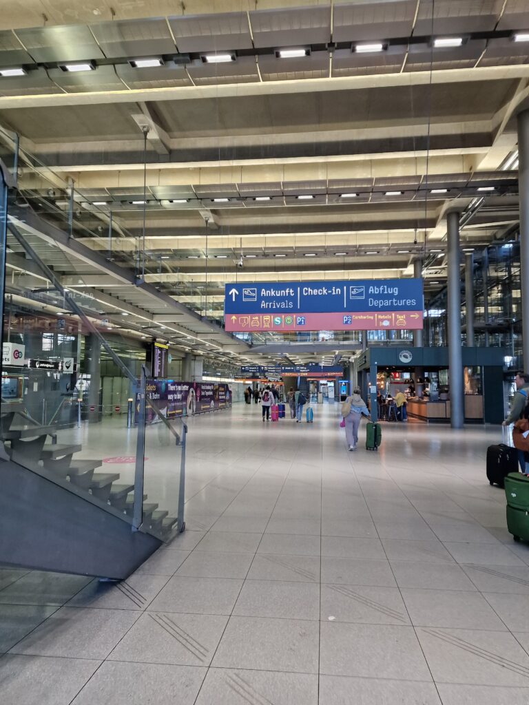 Entree Terminal 2 Keulen Airport